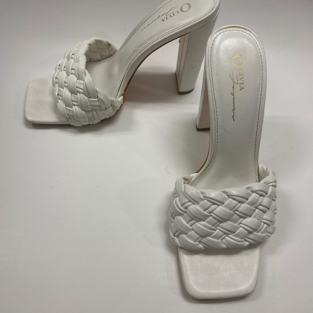 Used Great White Summer Sandals Size 10